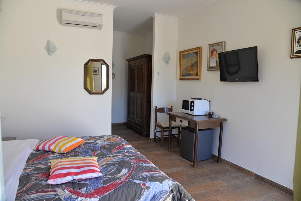La Tenuta Del Passero Le Ferriere ภายนอก รูปภาพ